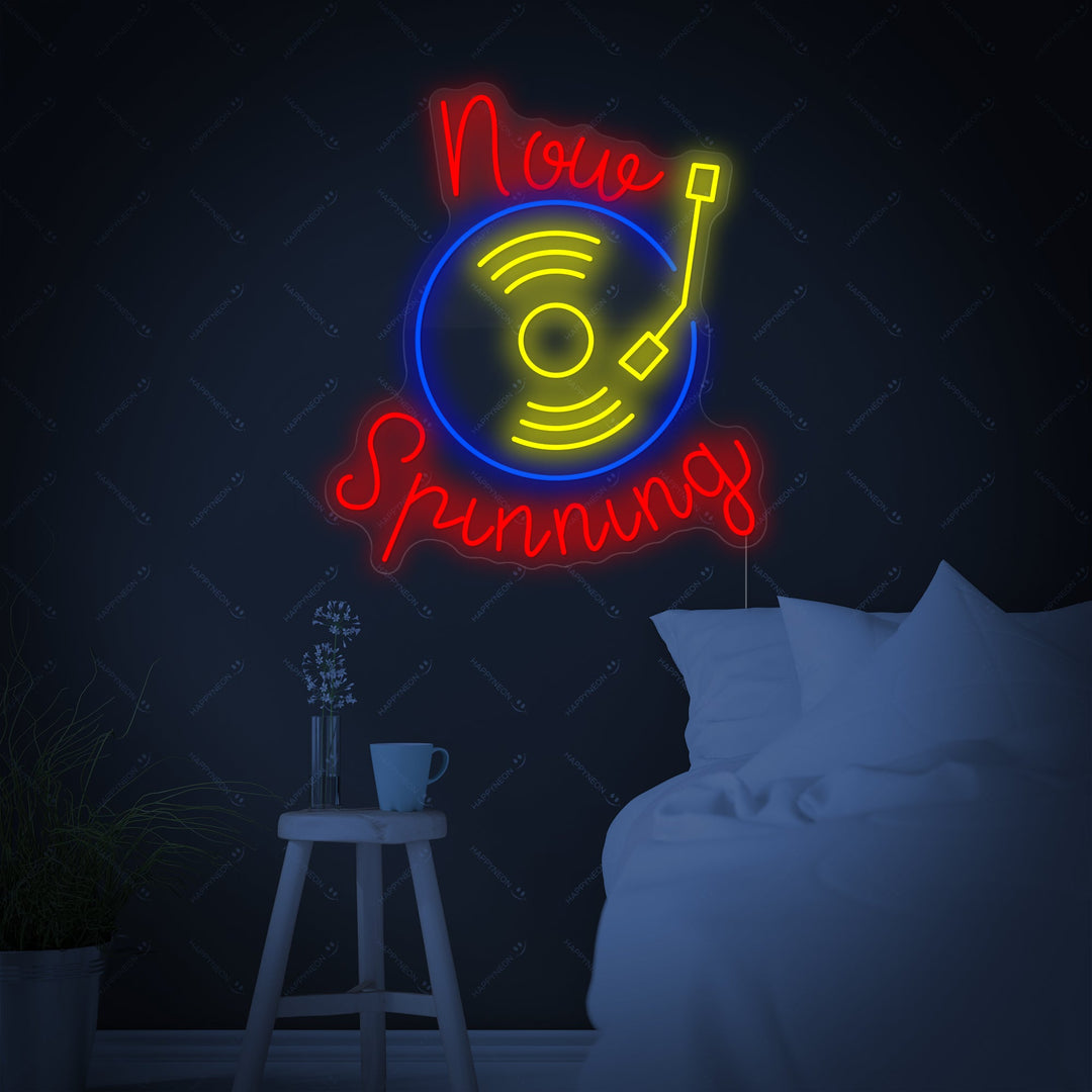 "Now Spinning" Neonskylt