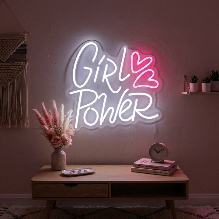 "Girl Power Hearts" Neonskylt
