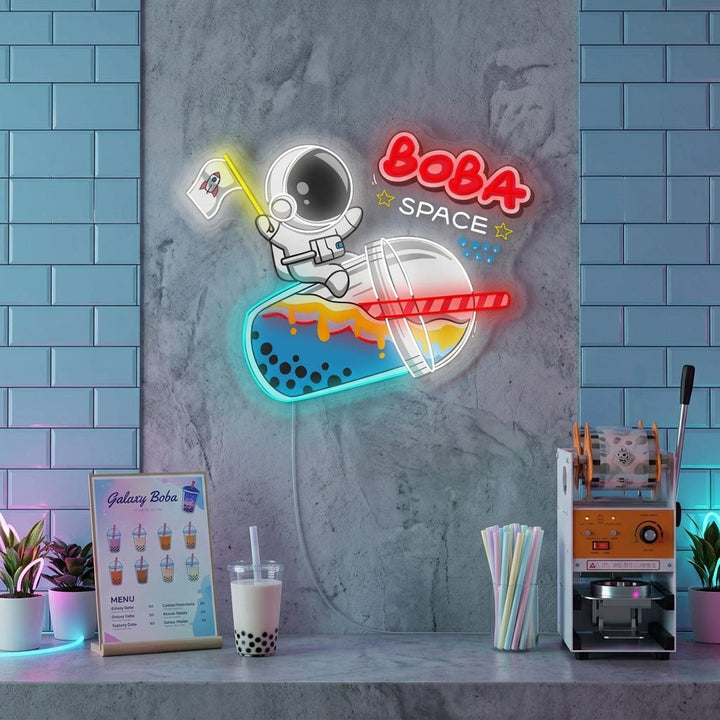 "Astronaut dricker Boba-te" Neonskylt