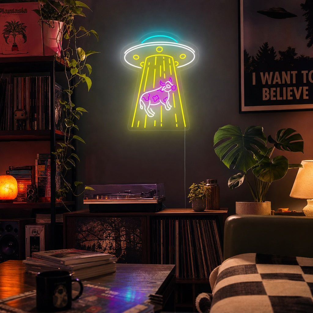 "UFO Som Kidnappar Ko" Neonskylt