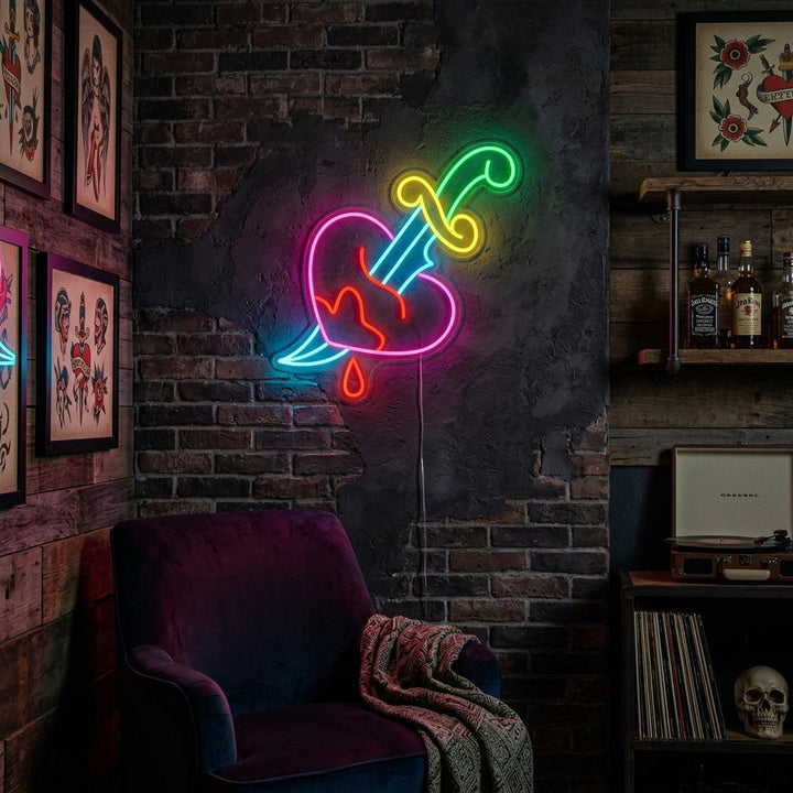 "Kniv, Hjärtesorg, Kärlek" Neonskylt