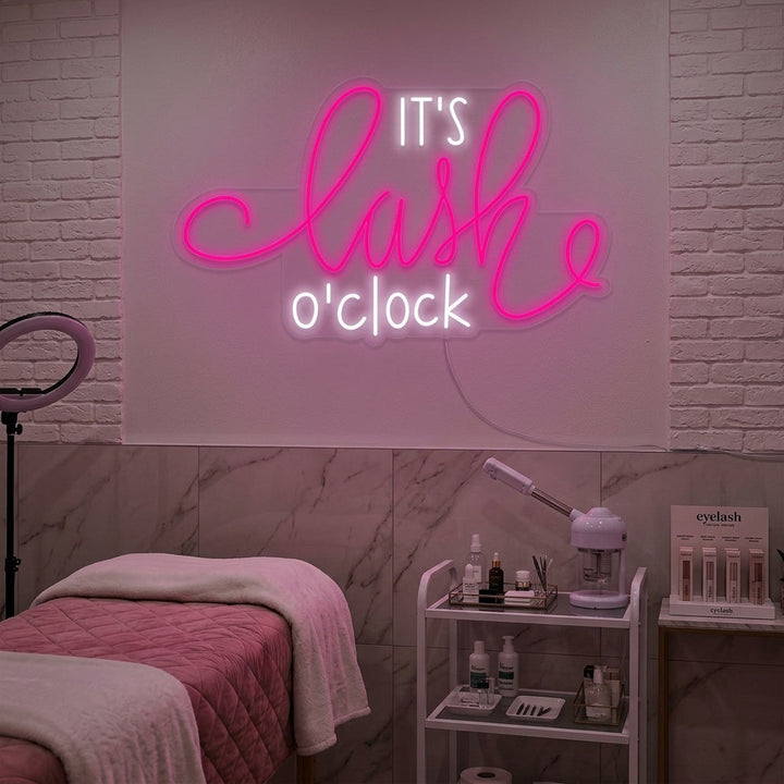 "Its Lashes Oclock" Neonskylt