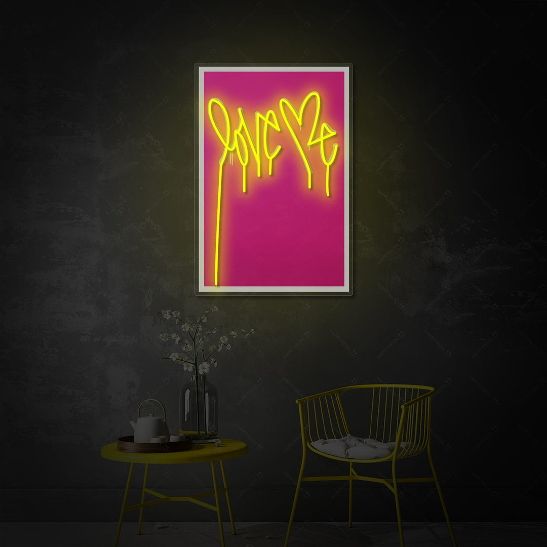 "Love Me" Neonskylt