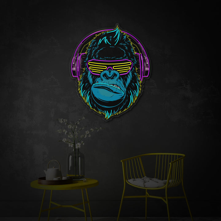 "Cyberpunk apa med hörlurar, inredning i spelrum" UV-tryckt LED-neonskylt