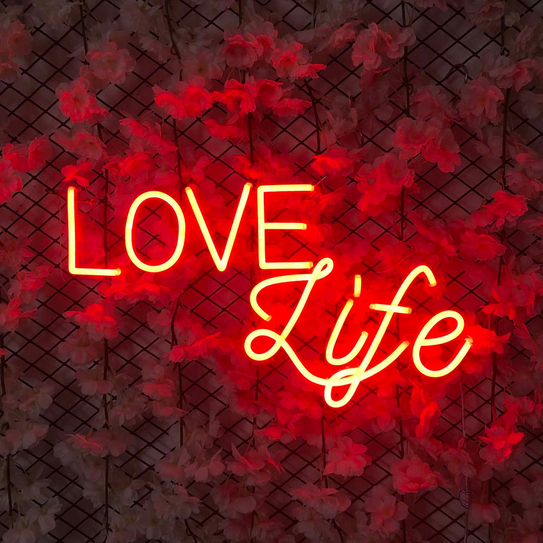 "Love Life" Neonskylt