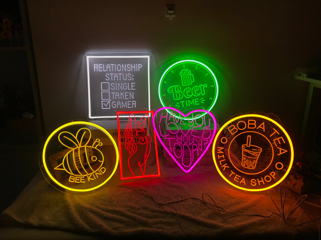 "All I Need Is Coffee And A Heart Full of Jesus" Mini Neon Skylt