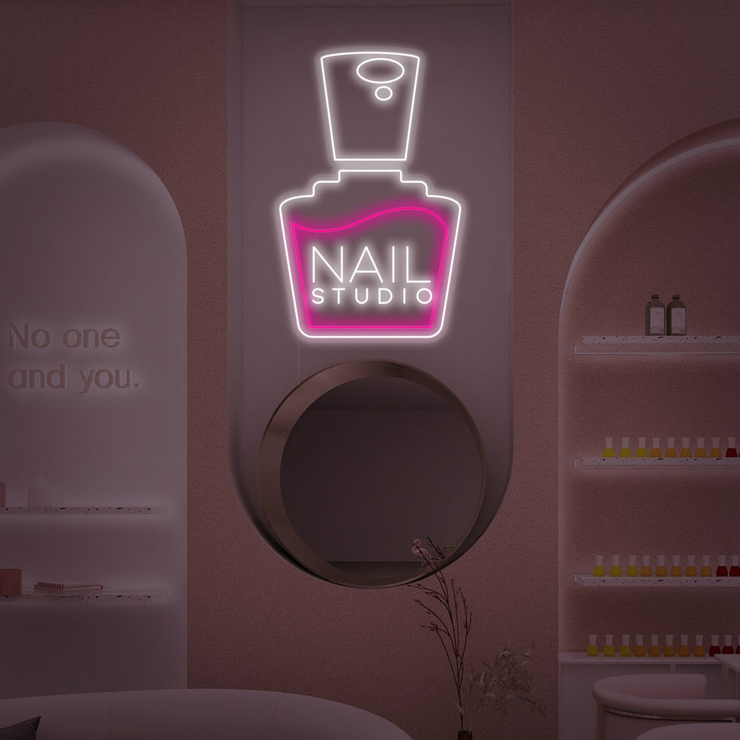 "Nails Studio" Neonskylt