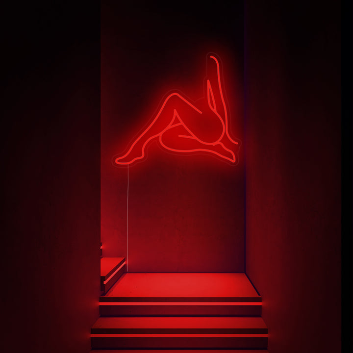 "Naken Flicka Sitter I En Elegant Pose" Neonskylt