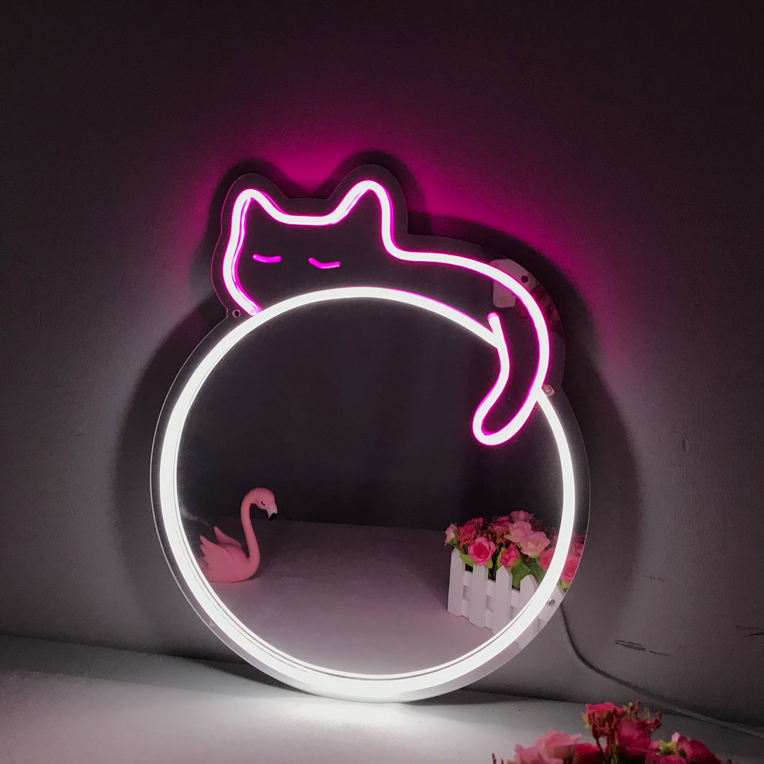 "Sömnig Katt, Tecknad, Drömsk Färgförändring" Neonskylt med spegelbakgrund