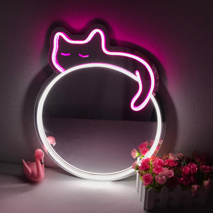 "Sömnig Katt, Tecknad, Drömsk Färgförändring" Neonskylt med spegelbakgrund