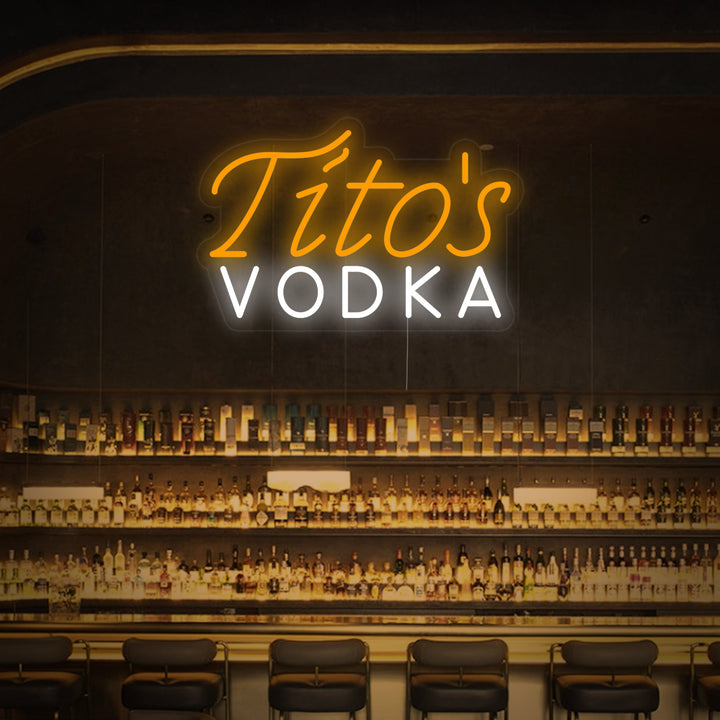 "Vintage Titos Vodka Ölbar" Neonskylt