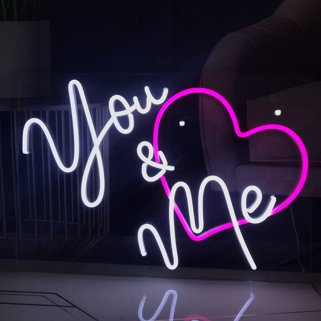 "You And Me Love" Neonskylt
